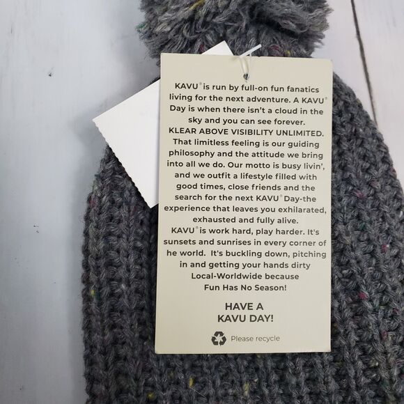 KAVU Cloud Nine Mineral Pom Pom Knit Beanie Winter Warm Grey Speckled NWT - Picture 5 of 5